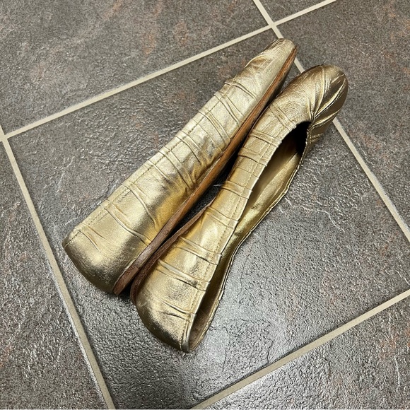 Prada Round Toe Metallic Gold Slip On Ballet Flats EU 39 - Picture 10 of 12